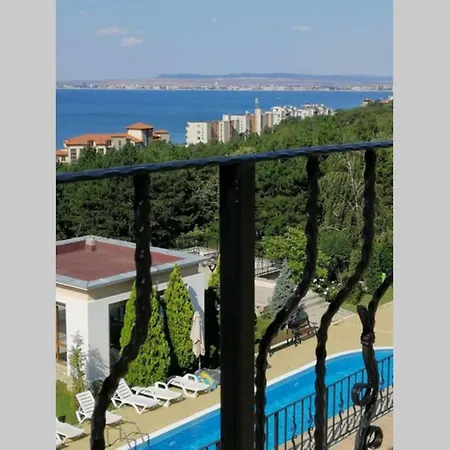 Noks Spacious 1 Bed Flat Sunny Terrace 6 Min Daire